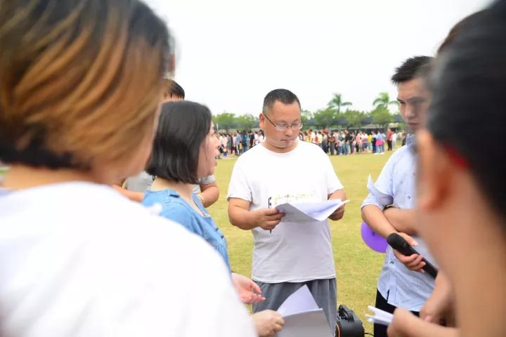 口哨發令、旗幟落下，比賽的完美呈現，離不開裁判員的辛苦付出，低調是他們的代名詞
