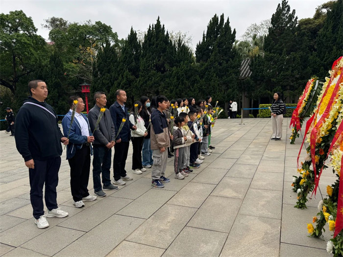 緬懷英烈志，傳承民族魂—黃花崗七十二烈士陵園祭奠活動(dòng)   -3