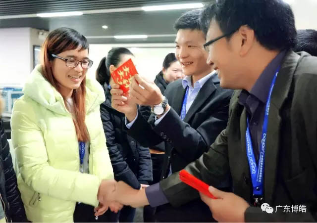收到禮物的女神們心情就像被全世界寵愛(ài)著一般！